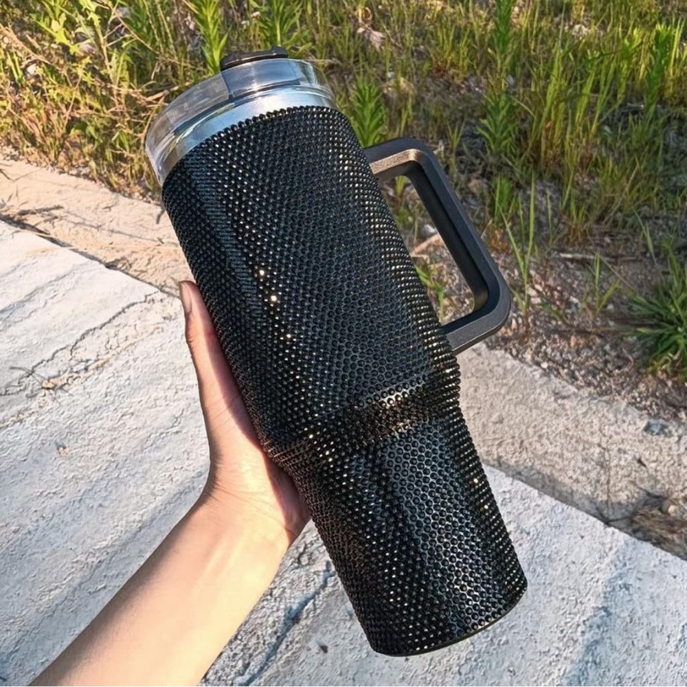 Tumbler with handle